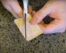 Proč je třeba před použitím náplast nastřihnout