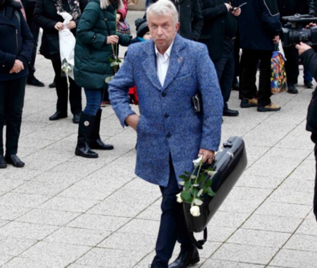 Rozloučení s Mirem Žbirkou. Foto: snímek obrazovky extra.cz