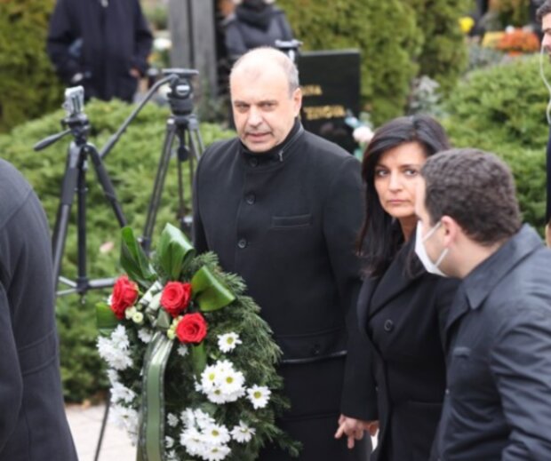 Rozloučení s Mirem Žbirkou. Foto: snímek obrazovky extra.cz