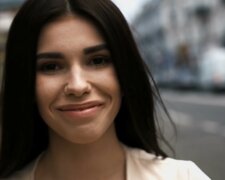 "Jsem se dozvěděla, že on již žije s touto ženou a přemístil jejich děti k nám domů. Chtělo by se mi brečet"