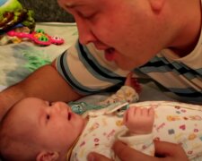 Otec a syn. Foto: snímek obrazovky YouTube