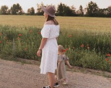 "Klara nespala celou noc, bolelo ji to přijetí od tchyně. Manžel se nezastal její dcery, teď přemýšlí, jak utéct z té vesnice": ze života
