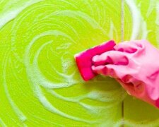 Ověřené způsoby, jak se zbavit šmouh od mýdla v koupelně