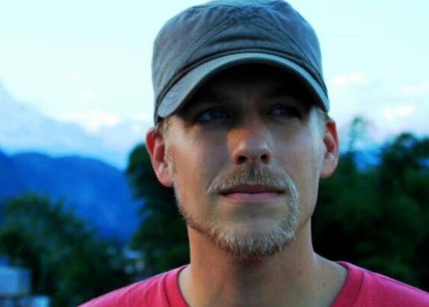 Vousy jako opičí ocas. Foto: snímek obrazovky boredpanda.com