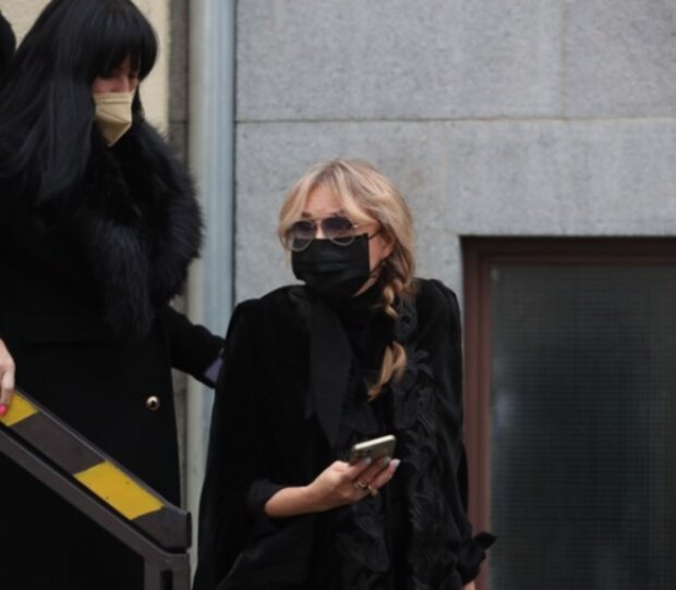 Rozloučení s Mirem Žbirkou. Foto: snímek obrazovky extra.cz