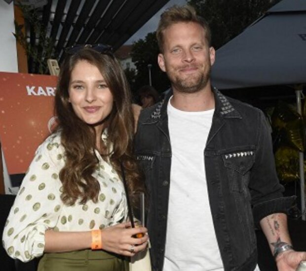 Jakub Prachař a Sara Sandeva. Foto: snímek obrazovky YouTube