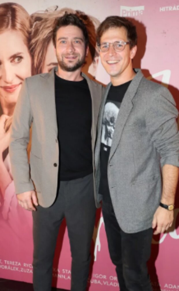 Premiéra komedie Za vším hledej ženu. Foto: snímek obrazovky blesk.cz