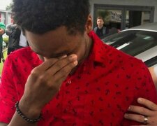 Student v noci ušel dvaadvacet kilometrů, aby přišel včas do práce: šéf to zjistil a mladíka rozbrečel