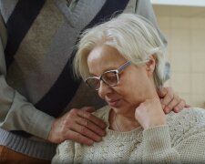 "Odvedl si s sebou třicetiletou milenku a odešel bydlet do bytu, který jsme koupili pro naši dceru. Říká, že jí teď nepotřebuje": podvedená manželka