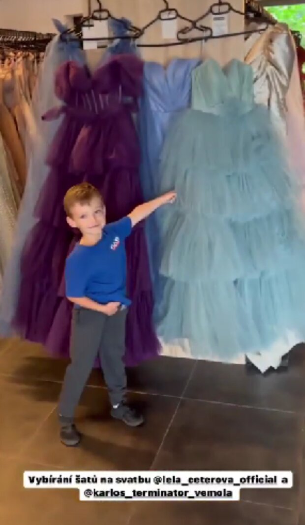 Šaty. Foto: snímek obrazovky Instagram