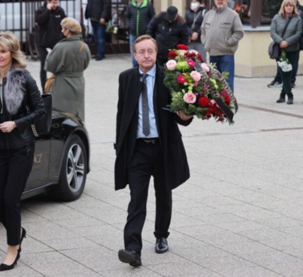 Rozloučení s Mirem Žbirkou. Foto: snímek obrazovky extra.cz