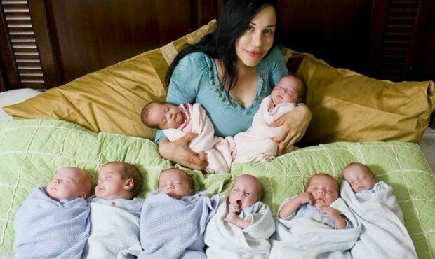 Jak vypadá máma, které se před jedenácti lety narodila osmerčata