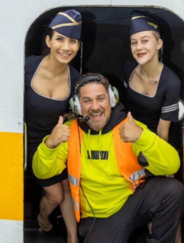 Eva Decastelo a její kolegy. Foto: snímek obrazovky blesk.cz