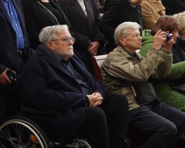 Poslední rozloučení s hercem Josefem Somrem. Foto: snímek obrazovky extra.cz
