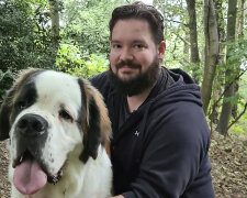 "Ne každý den uvidíte šedesátikilového senburnara, který se potuluje po střeše": proč pes vylezl na střechu domu