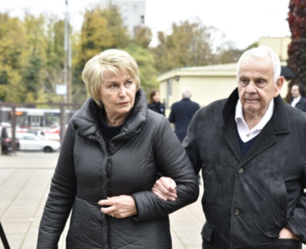 Poslední rozloučení s hercem Josefem Somrem. Foto: snímek obrazovky extra.cz