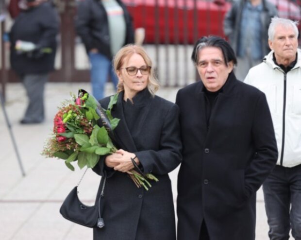 Rozloučení s Mirem Žbirkou. Foto: snímek obrazovky extra.cz