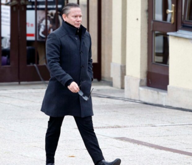 Rozloučení s Mirem Žbirkou. Foto: snímek obrazovky extra.cz