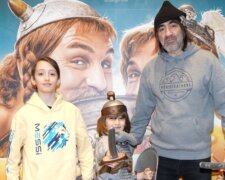 Jakub Kohák vyzbrojil na premiéru své kluky. Foto: snímek obrazovky extra.cz