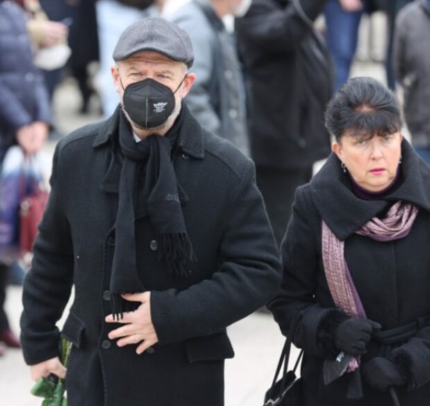 Rozloučení s Mirem Žbirkou. Foto: snímek obrazovky extra.cz