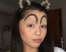 Oh, tyto obočí: Na sociálních sítích se objevil nový trend, jaký tvar by letos mělo mít obočí