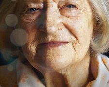 Babička. Foto: snímek obrazovky YouTube