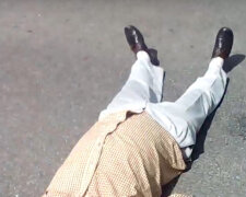 Kvůli dceřiným nízkým znalostem matematiky si otec lehl doprostřed vozovky: Proč to udělal