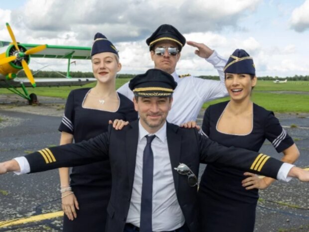 Eva Decastelo a její kolegy. Foto: snímek obrazovky blesk.cz