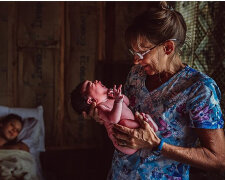 "Zrození nového života": Byl určen vítěz a vítězové soutěže International Birthing Photographers Competition
