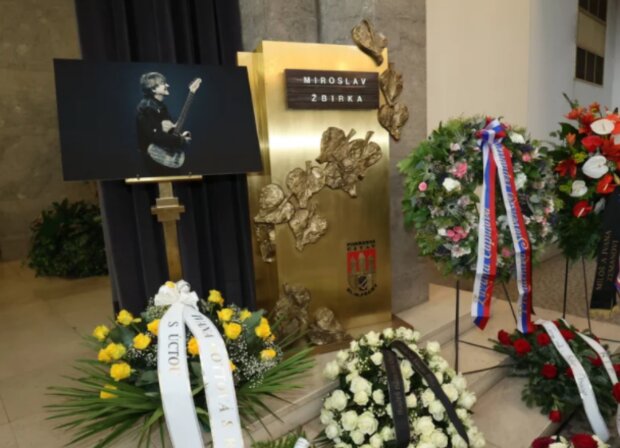 Pohřeb Mekyho. Foto: snímek obrazovky blesk.cz